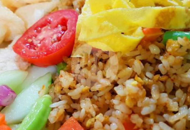 Nasi Goreng Rizqiana Jaya 2: Kenikmatan yang Menghampiri Setiap Hari di Jantung Cilacap